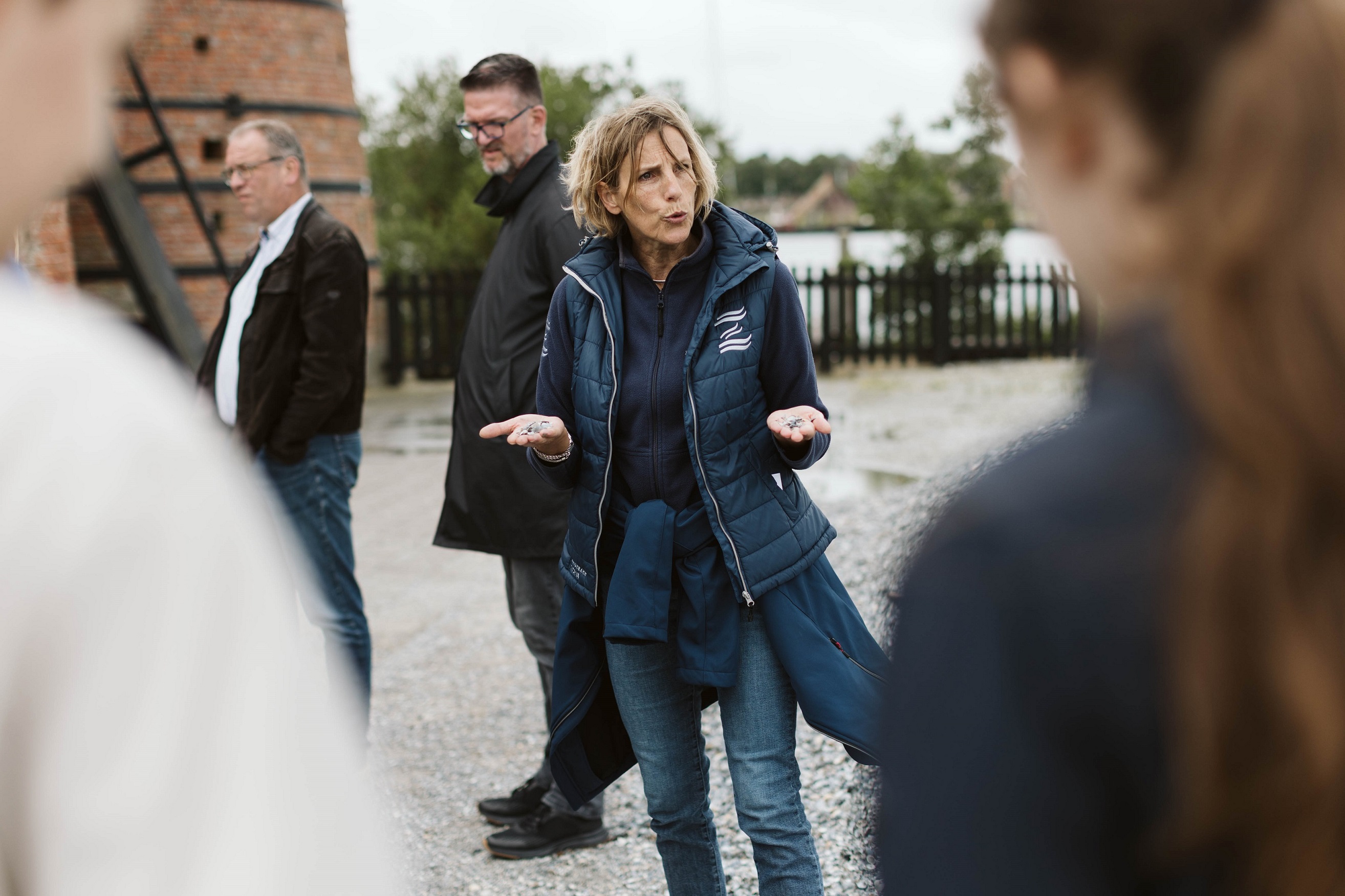 Beeld Van Rondleiden Naar Begeleiden